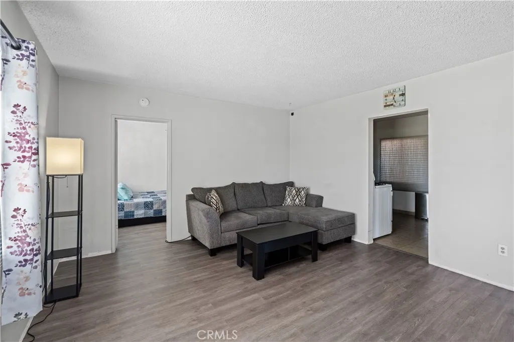 2372 N San Carlo, San Bernardino, California 92407 home-pic-6