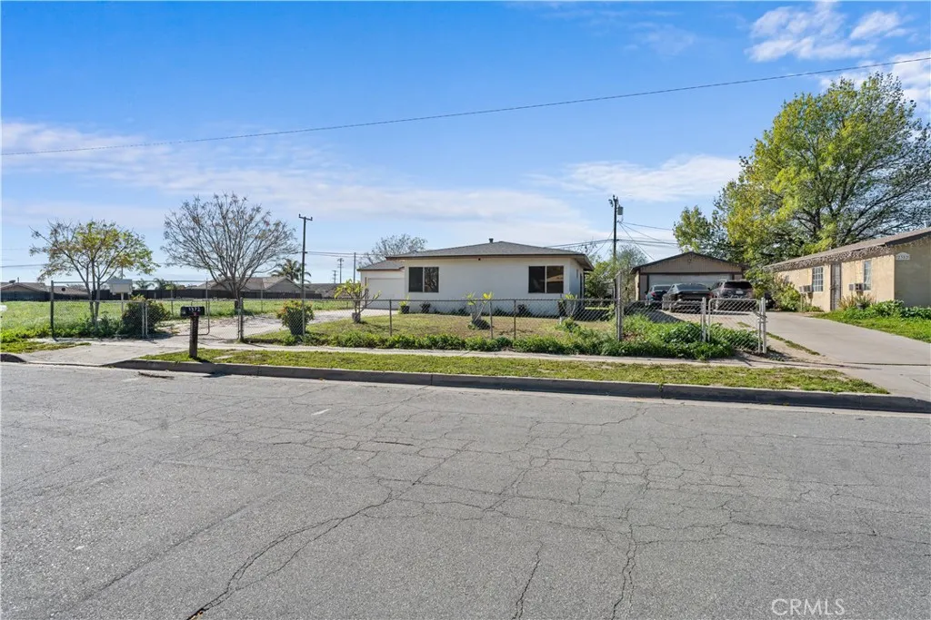 2372 N San Carlo, San Bernardino, California 92407 home-pic-27