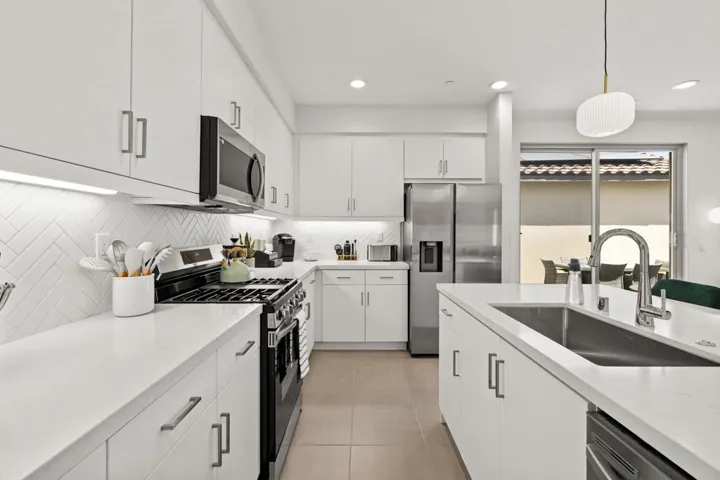 17-web-or-mls-17-print-2Z7A6000