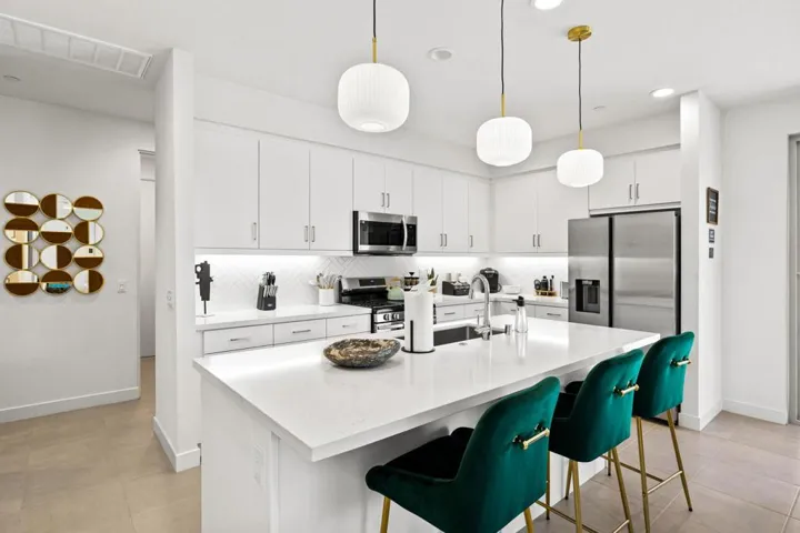 14-web-or-mls-14-print-2Z7A5990