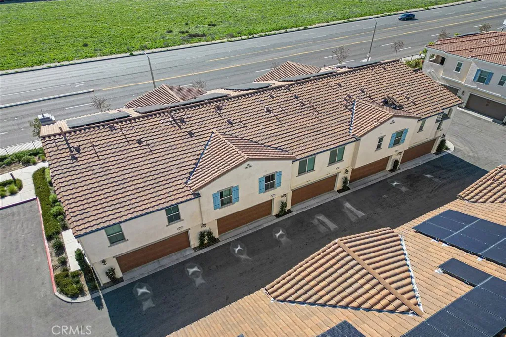 1045 W Clover, Rialto, California 92376 home-pic-31