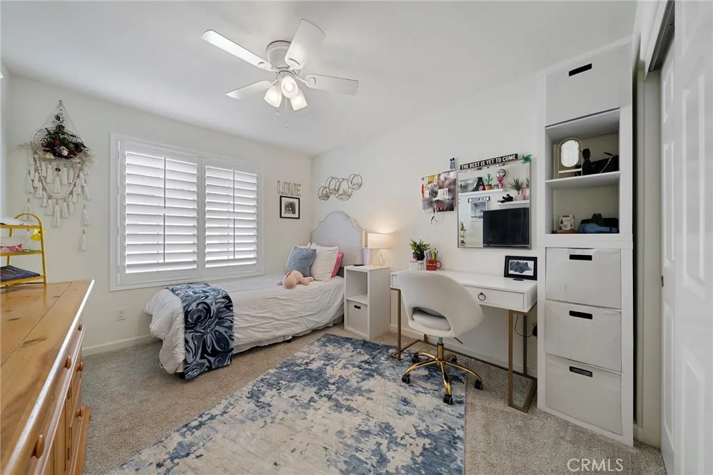 1045 W Clover, Rialto, California 92376 home-pic-21
