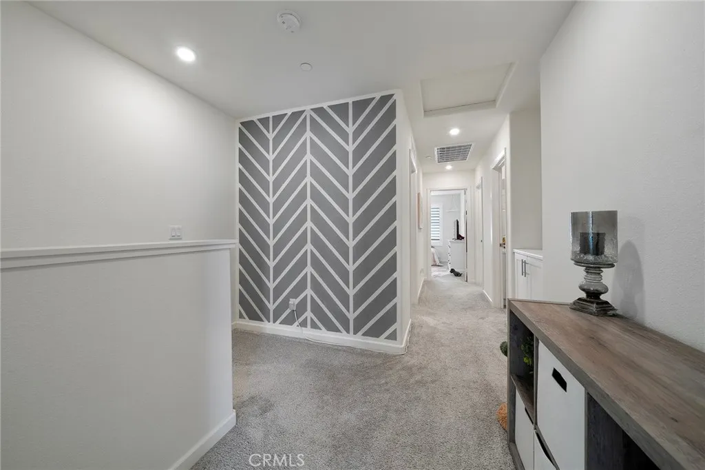 1045 W Clover, Rialto, California 92376 home-pic-25