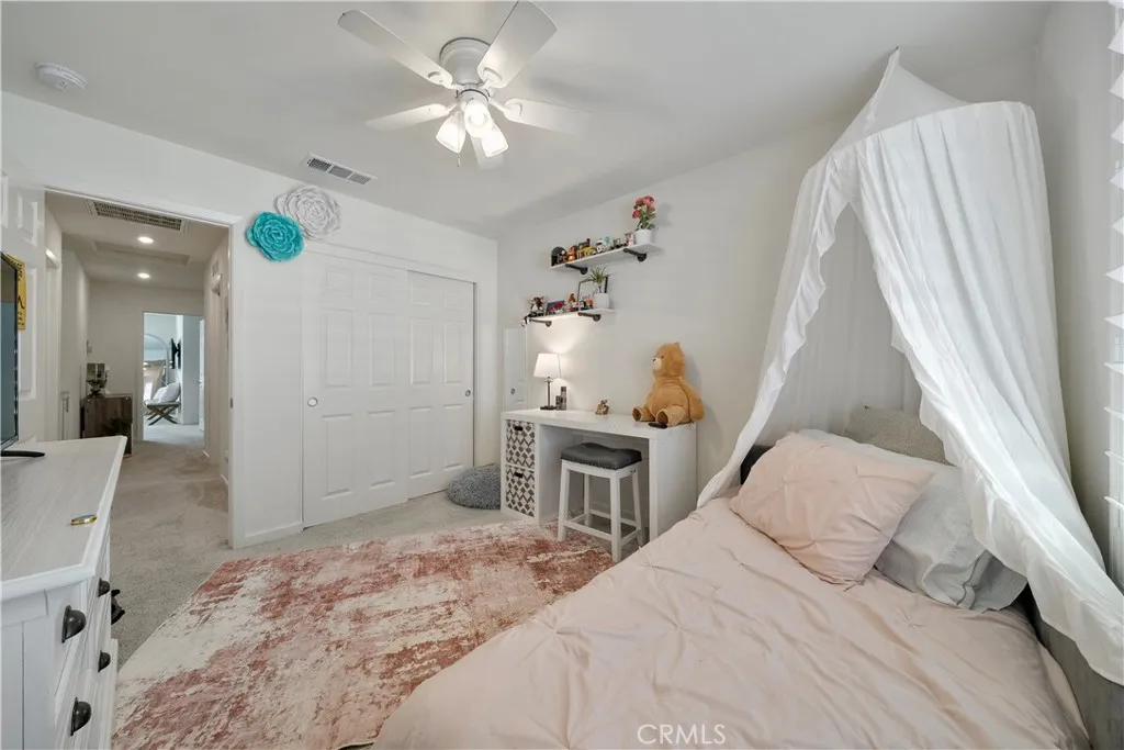 1045 W Clover, Rialto, California 92376 home-pic-20