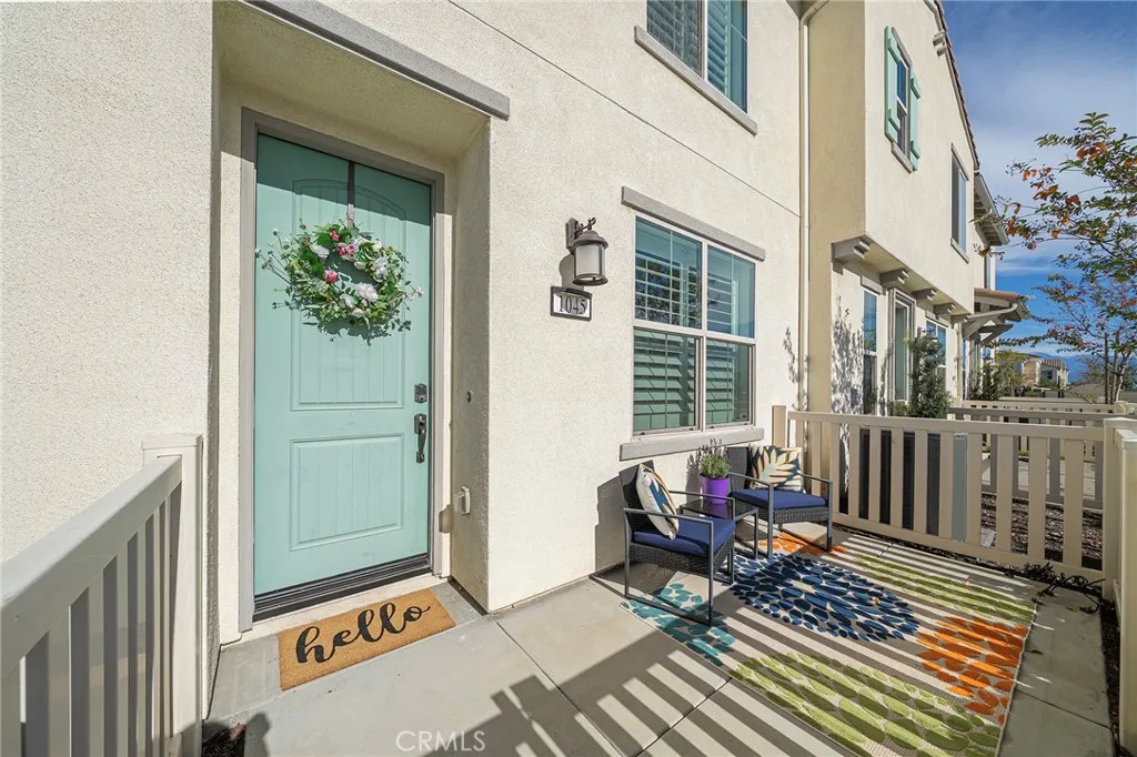 1045 W Clover, Rialto, California 92376 home-pic-4