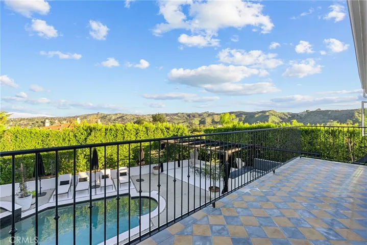 23477 Park Colombo, Calabasas, California 91302