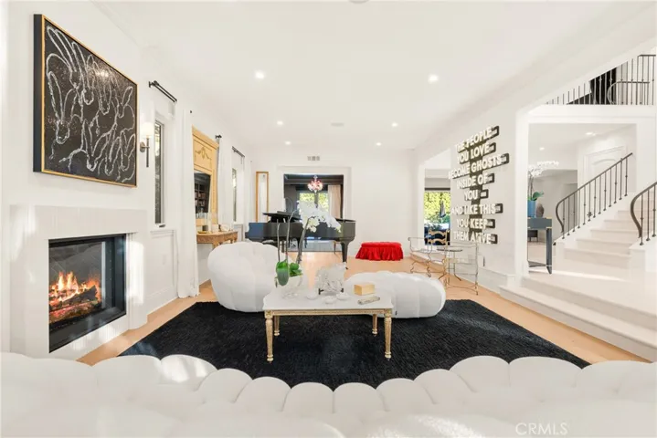 23477 Park Colombo, Calabasas, California 91302