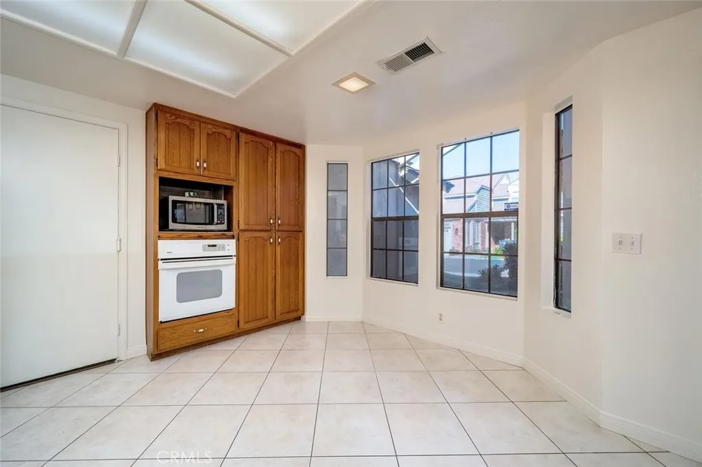 16938 Kawai Court, Fountain Valley, California 92708 home-pic-10