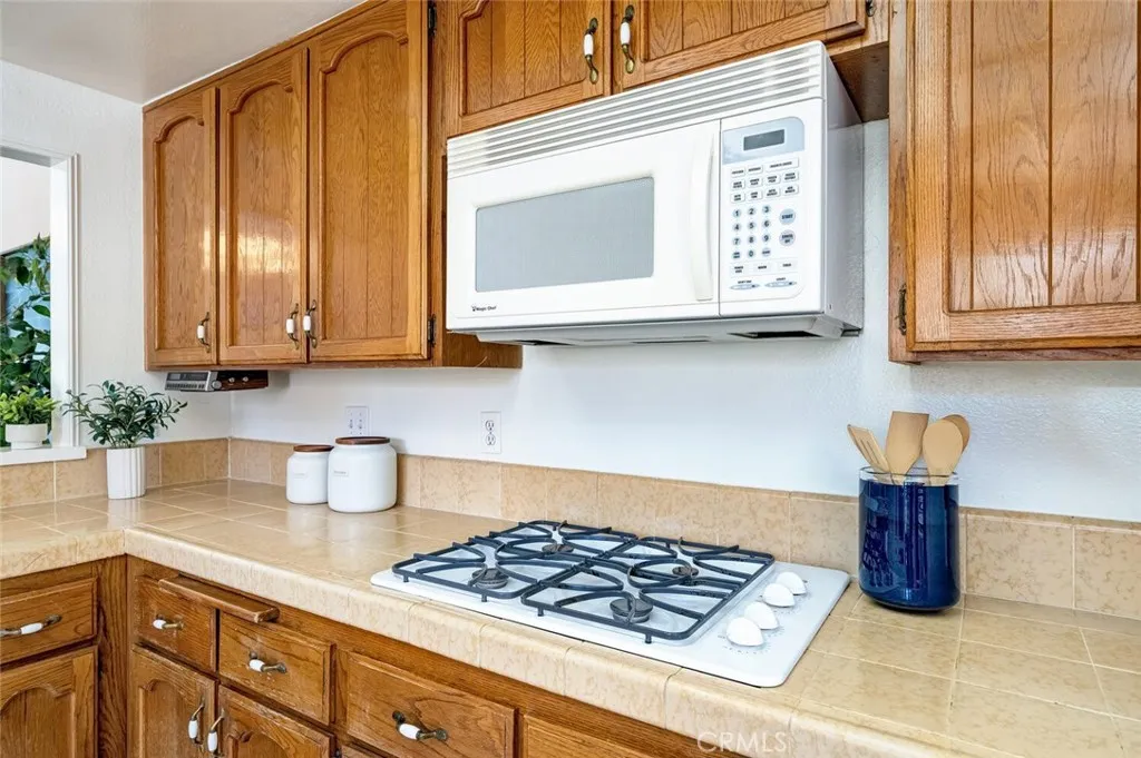 16938 Kawai Court, Fountain Valley, California 92708 home-pic-12