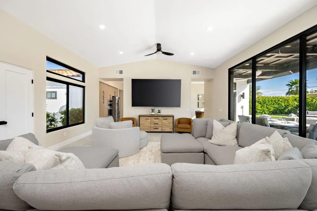 19-web-or-mls-WL_Guaymas_0325_OPMG_019