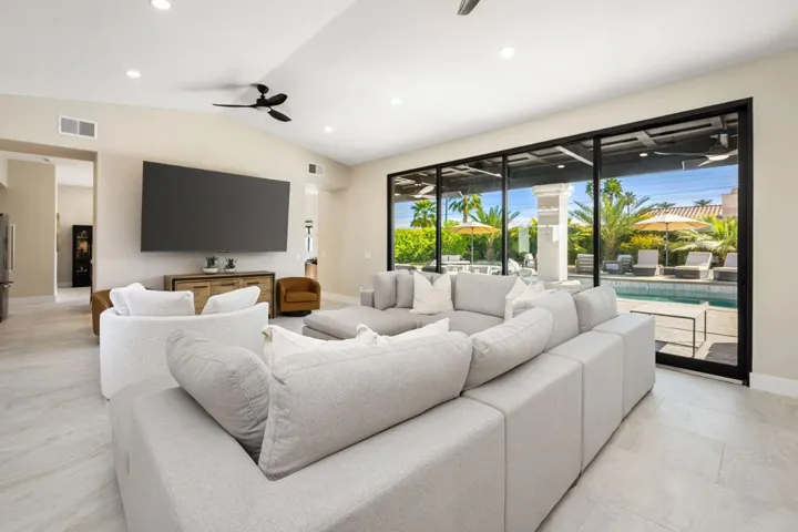 17-web-or-mls-WL_Guaymas_0325_OPMG_017