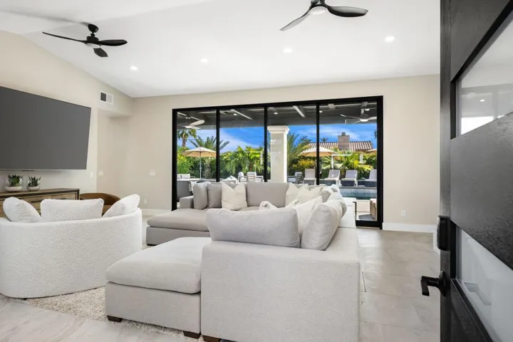 16-web-or-mls-WL_Guaymas_0325_OPMG_016