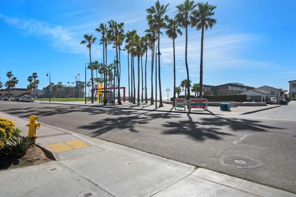 911 Seacoast Drive, Imperial Beach, California 91932 home-pic-21