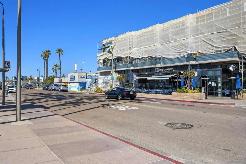 911 Seacoast Drive, Imperial Beach, California 91932 home-pic-18