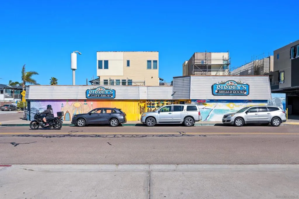 911 Seacoast Drive, Imperial Beach, California 91932 home-pic-11