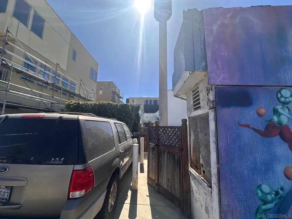 911 Seacoast Drive, Imperial Beach, California 91932 home-pic-28