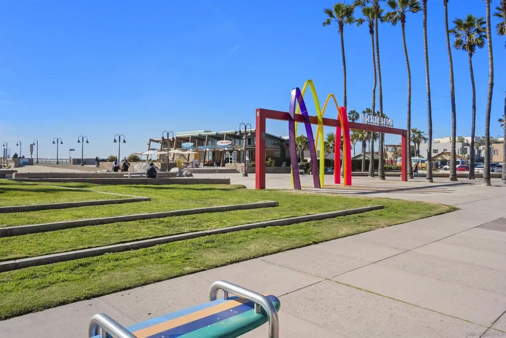 911 Seacoast Drive, Imperial Beach, California 91932 home-pic-25