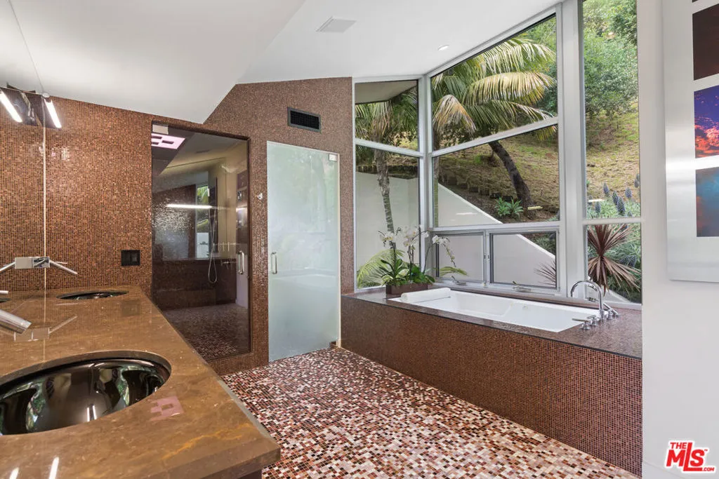 Primary ensuite bathroom