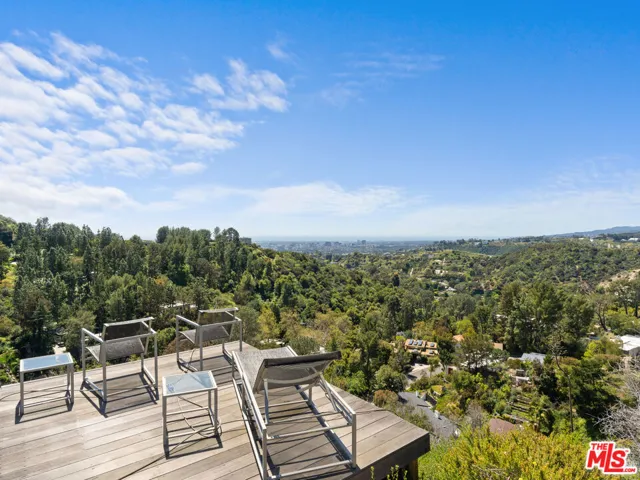 Backyard viewing terrace