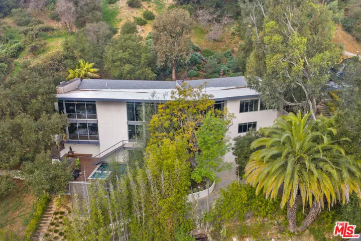 2207 Bowmont Drive, Beverly Hills, California 90210