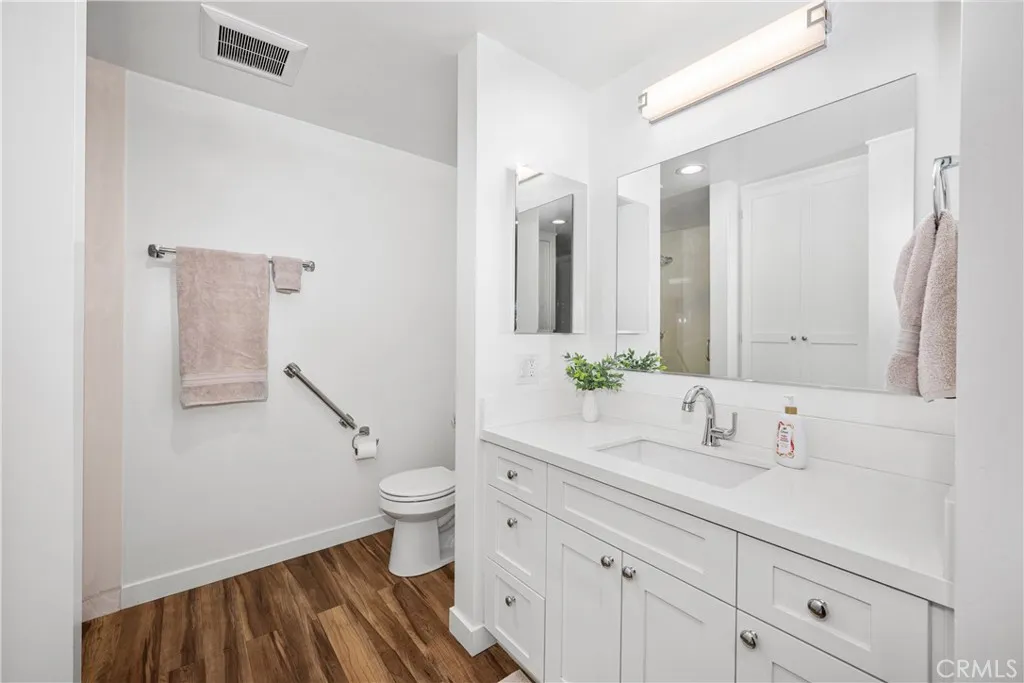 1981 Mckinney Way 14k, Seal Beach, California 90740 home-pic-26