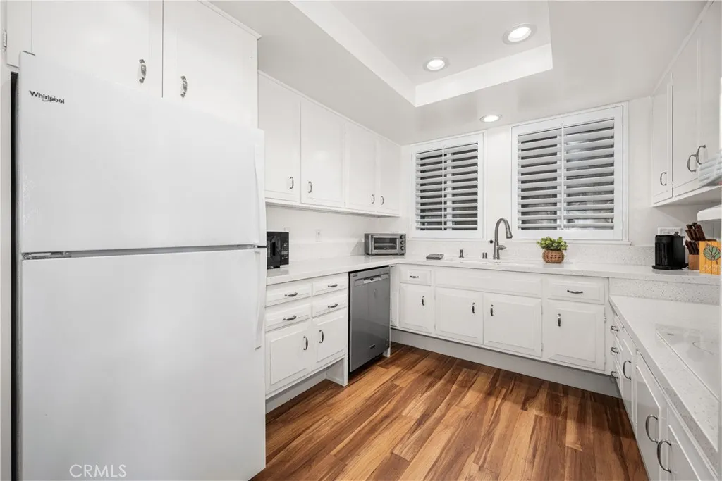 1981 Mckinney Way 14k, Seal Beach, California 90740 home-pic-15