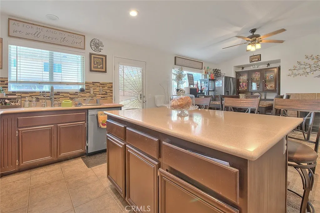 467 La Boca, San Jacinto, California 92582 home-pic-15