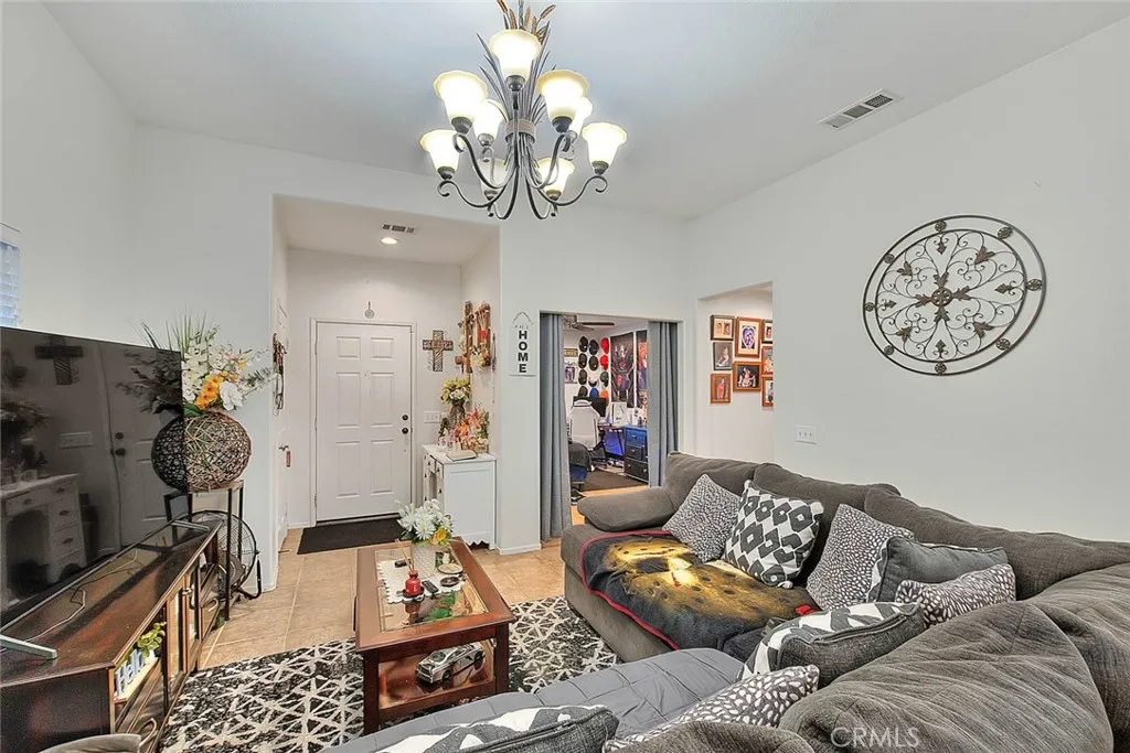 467 La Boca, San Jacinto, California 92582 home-pic-9