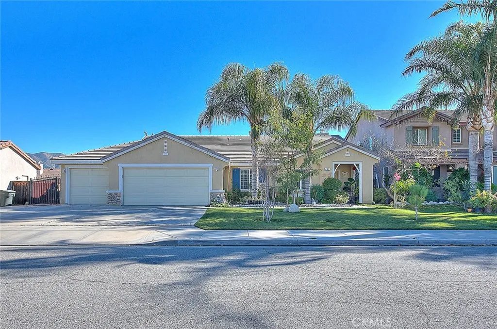 467 La Boca, San Jacinto, California 92582 home-pic-1