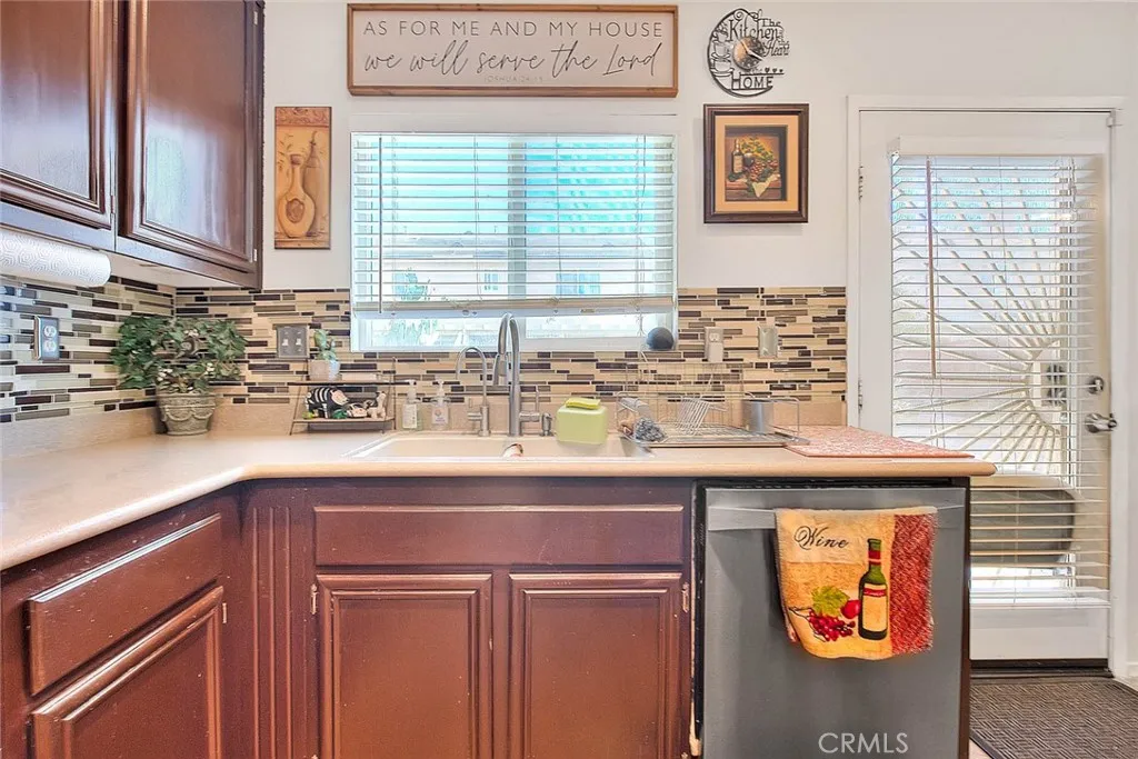 467 La Boca, San Jacinto, California 92582 home-pic-17