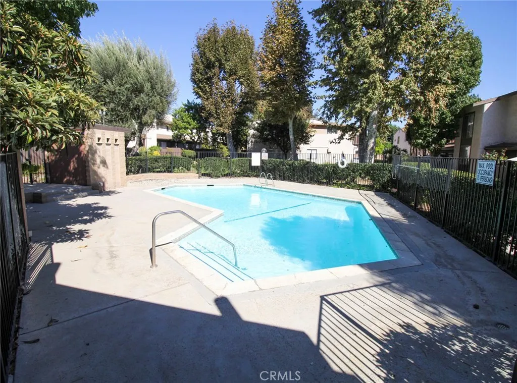 805 E Acacia Avenue F, Glendale, California 91205 home-pic-35