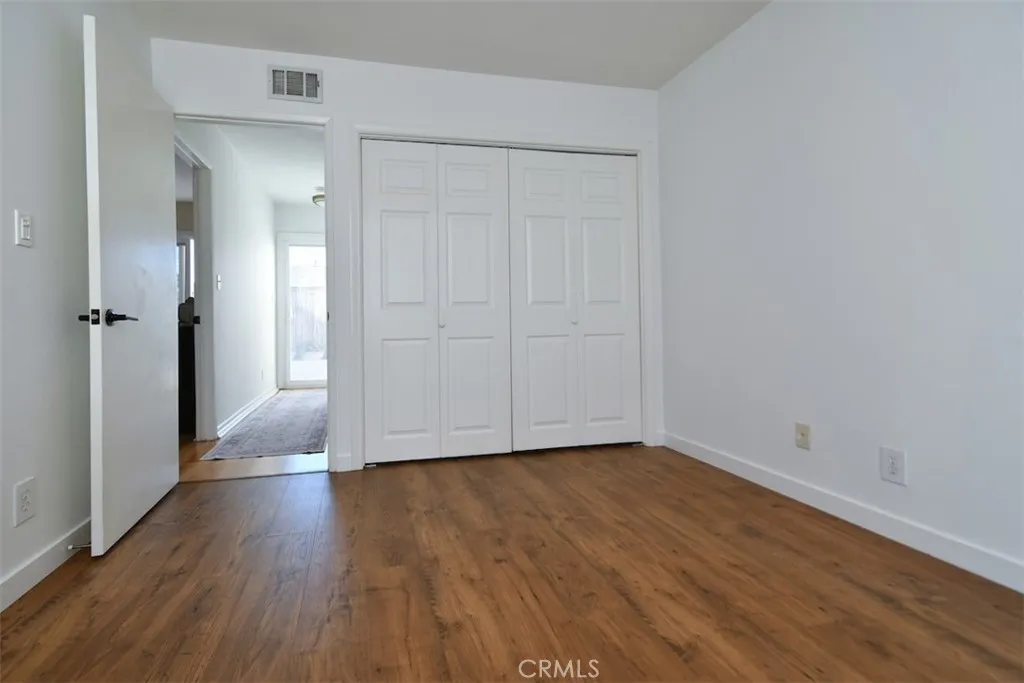 805 E Acacia Avenue F, Glendale, California 91205 home-pic-16