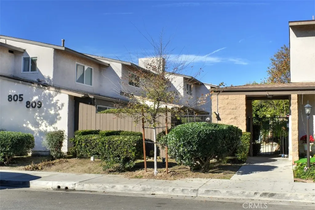 805 E Acacia Avenue F, Glendale, California 91205 home-pic-36