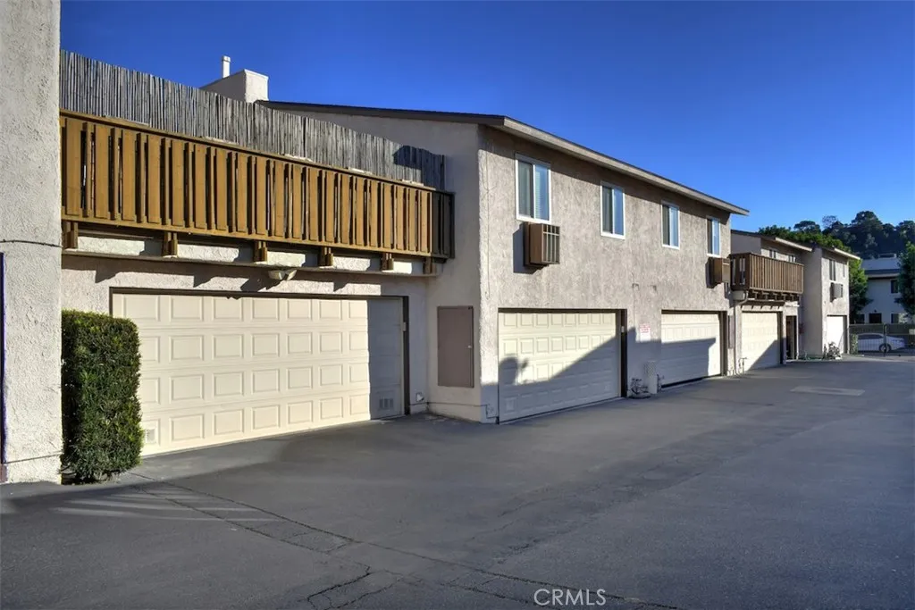 805 E Acacia Avenue F, Glendale, California 91205 home-pic-27