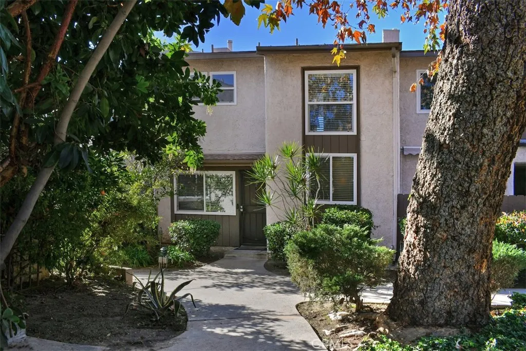 805 E Acacia Avenue F, Glendale, California 91205 home-pic-28