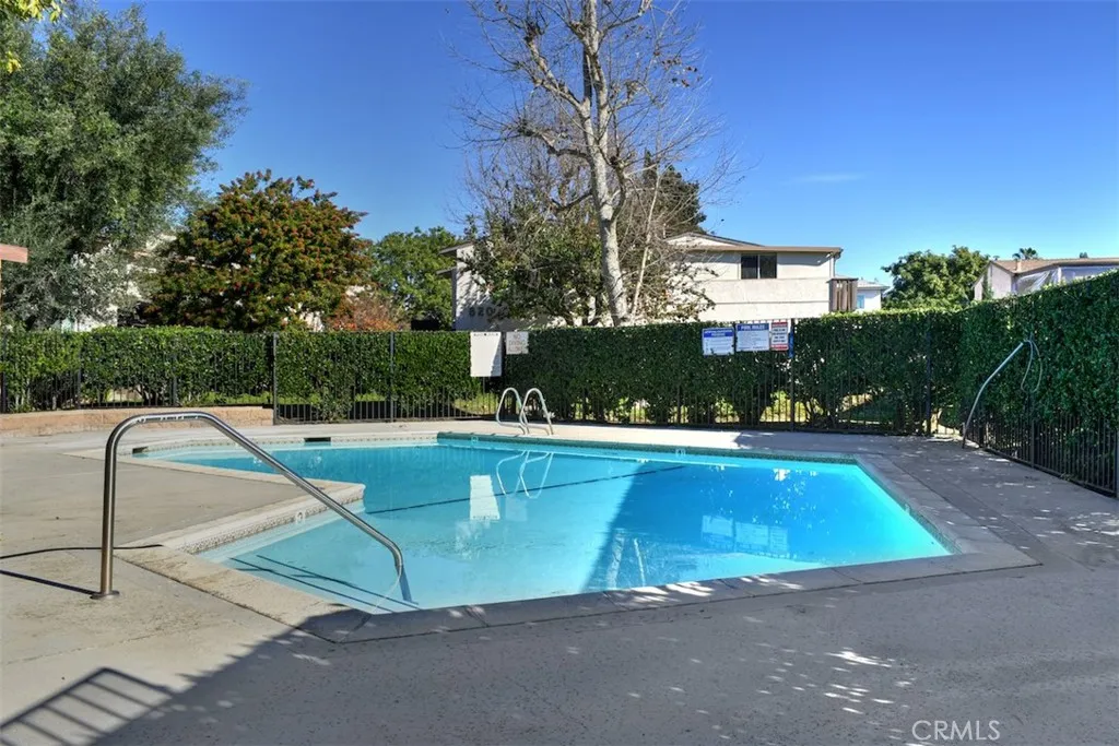 805 E Acacia Avenue F, Glendale, California 91205 home-pic-34