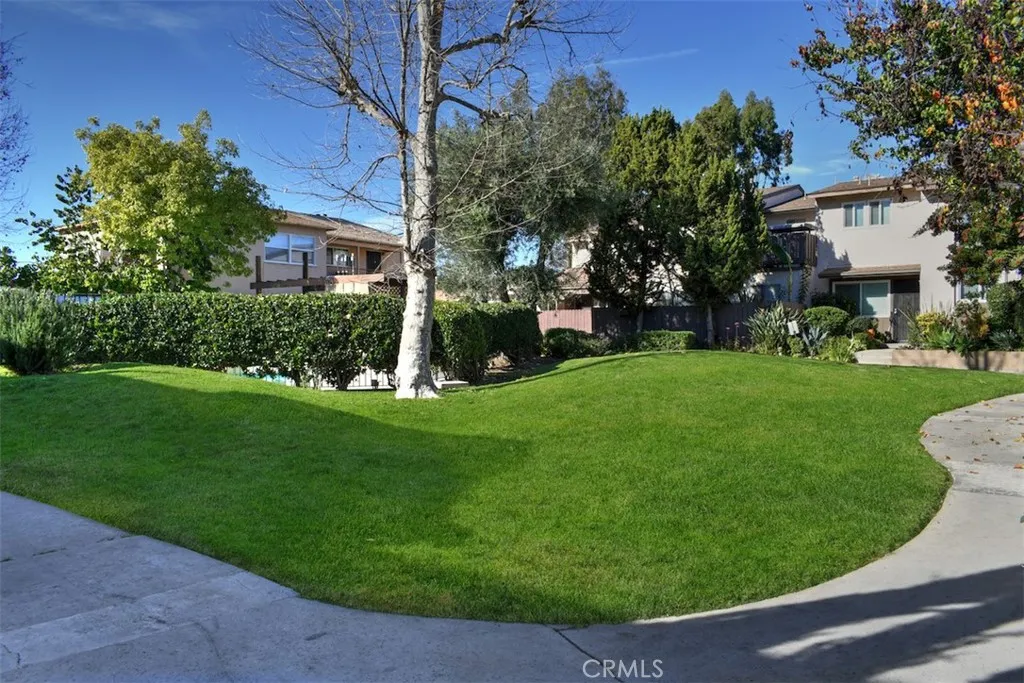 805 E Acacia Avenue F, Glendale, California 91205 home-pic-31