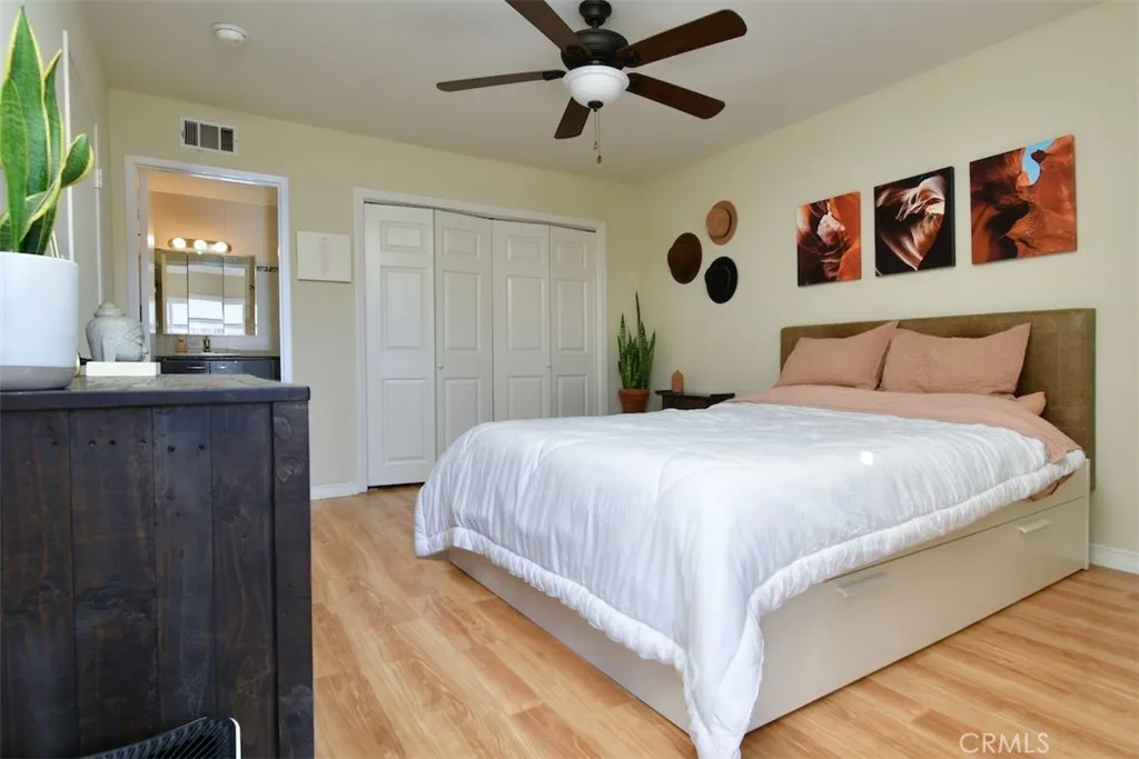 805 E Acacia Avenue F, Glendale, California 91205 home-pic-13
