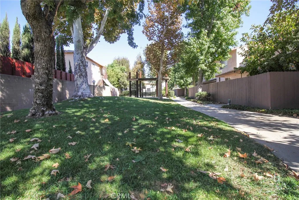 805 E Acacia Avenue F, Glendale, California 91205 home-pic-33