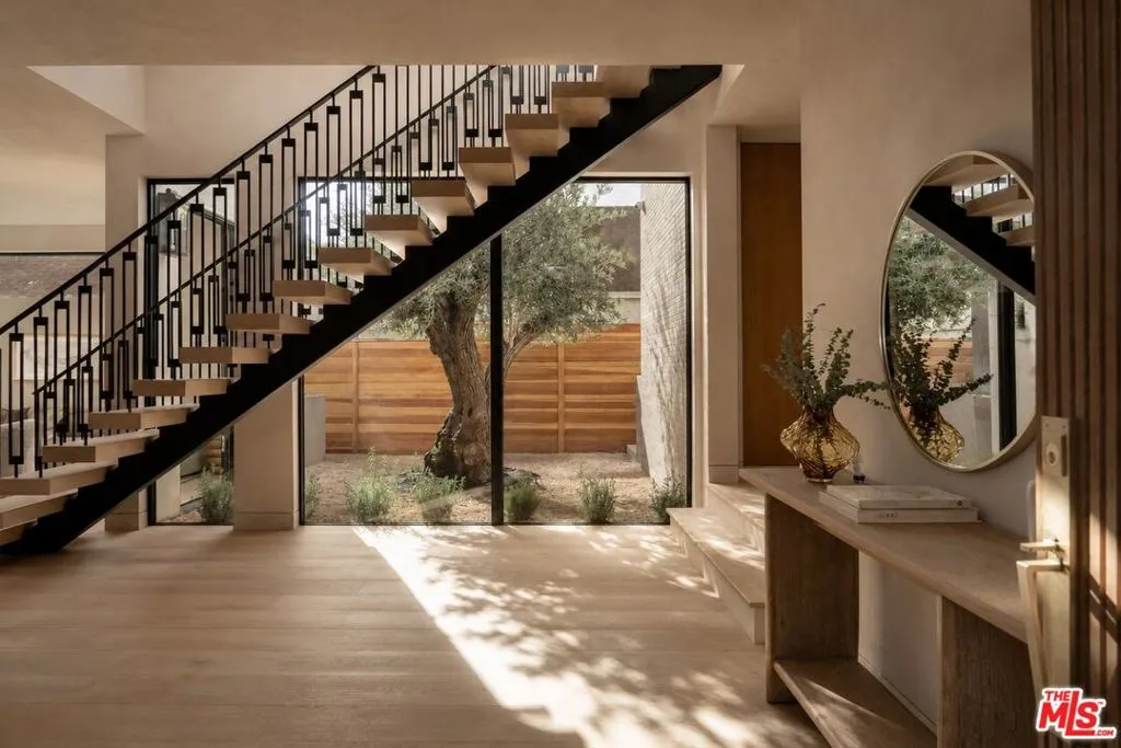 gallery-image 2