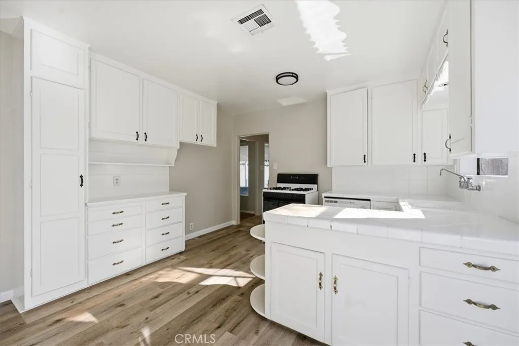 6044 Elenor Street, Riverside, California 92506 home-pic-16