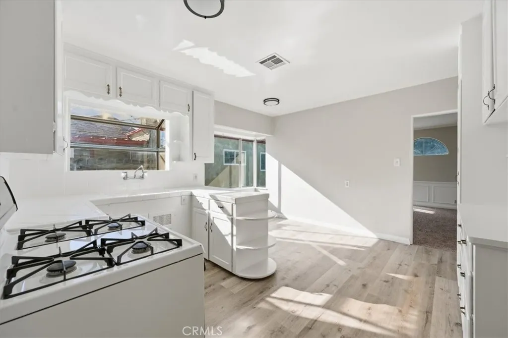6044 Elenor Street, Riverside, California 92506 home-pic-18