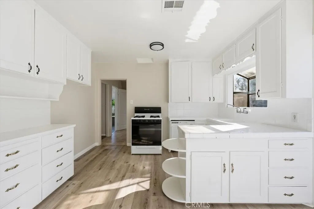 6044 Elenor Street, Riverside, California 92506 home-pic-15