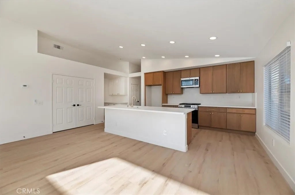 37258 Huckaby, Murrieta, California 92562 home-pic-16