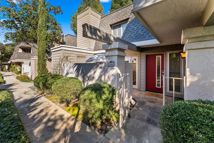 5208 Caminito Solitario, San Diego, California 92108
