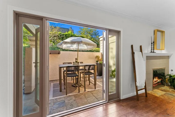 5208 Caminito Solitario, San Diego, California 92108