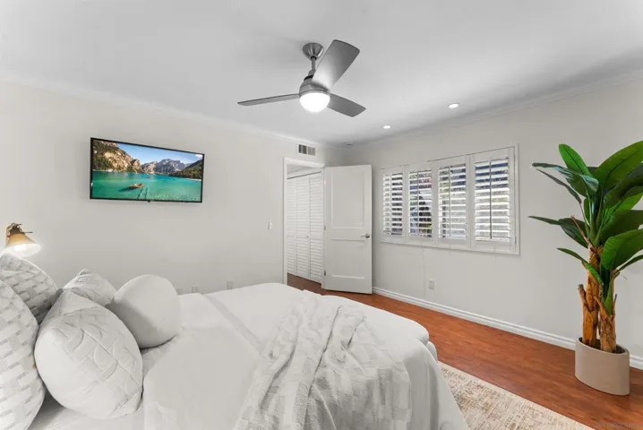 5208 Caminito Solitario, San Diego, California 92108