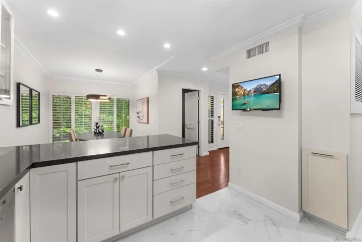 5208 Caminito Solitario, San Diego, California 92108