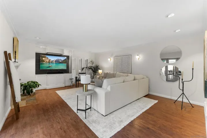 5208 Caminito Solitario, San Diego, California 92108