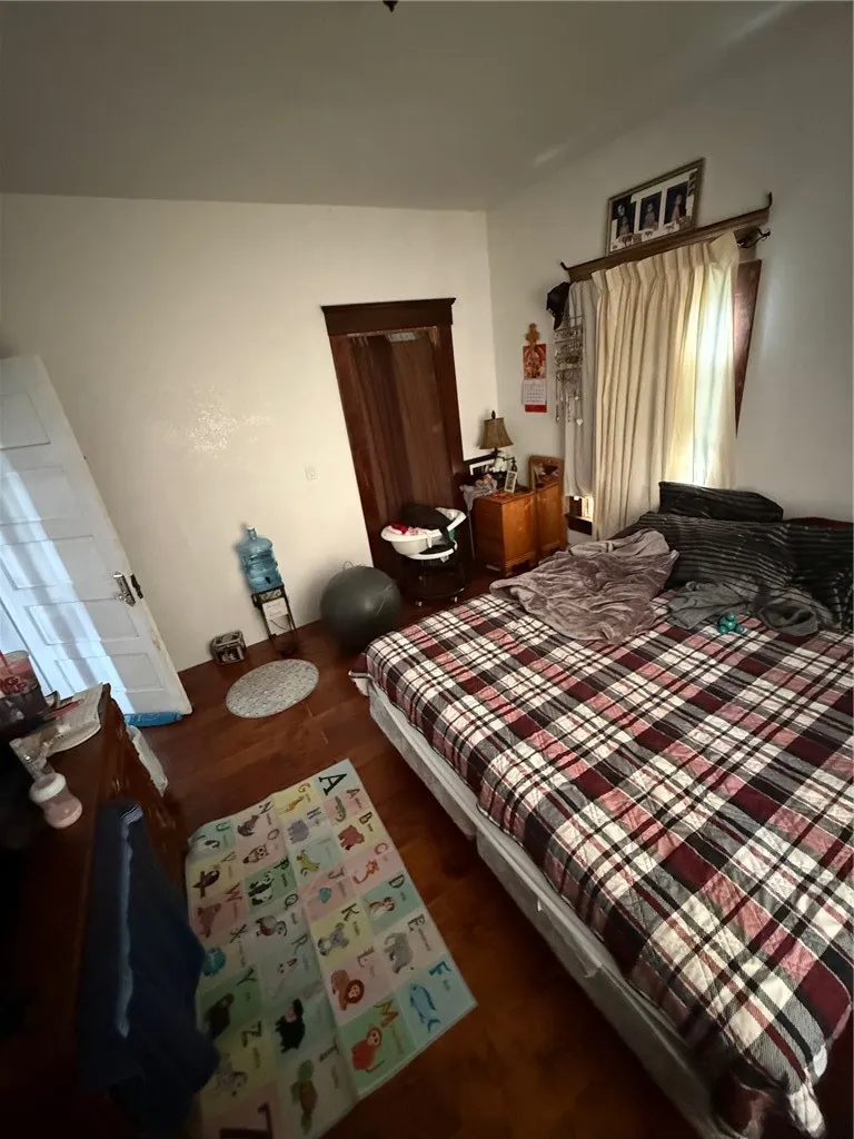 240 E Kingsley, Pomona, California 91767 home-pic-4
